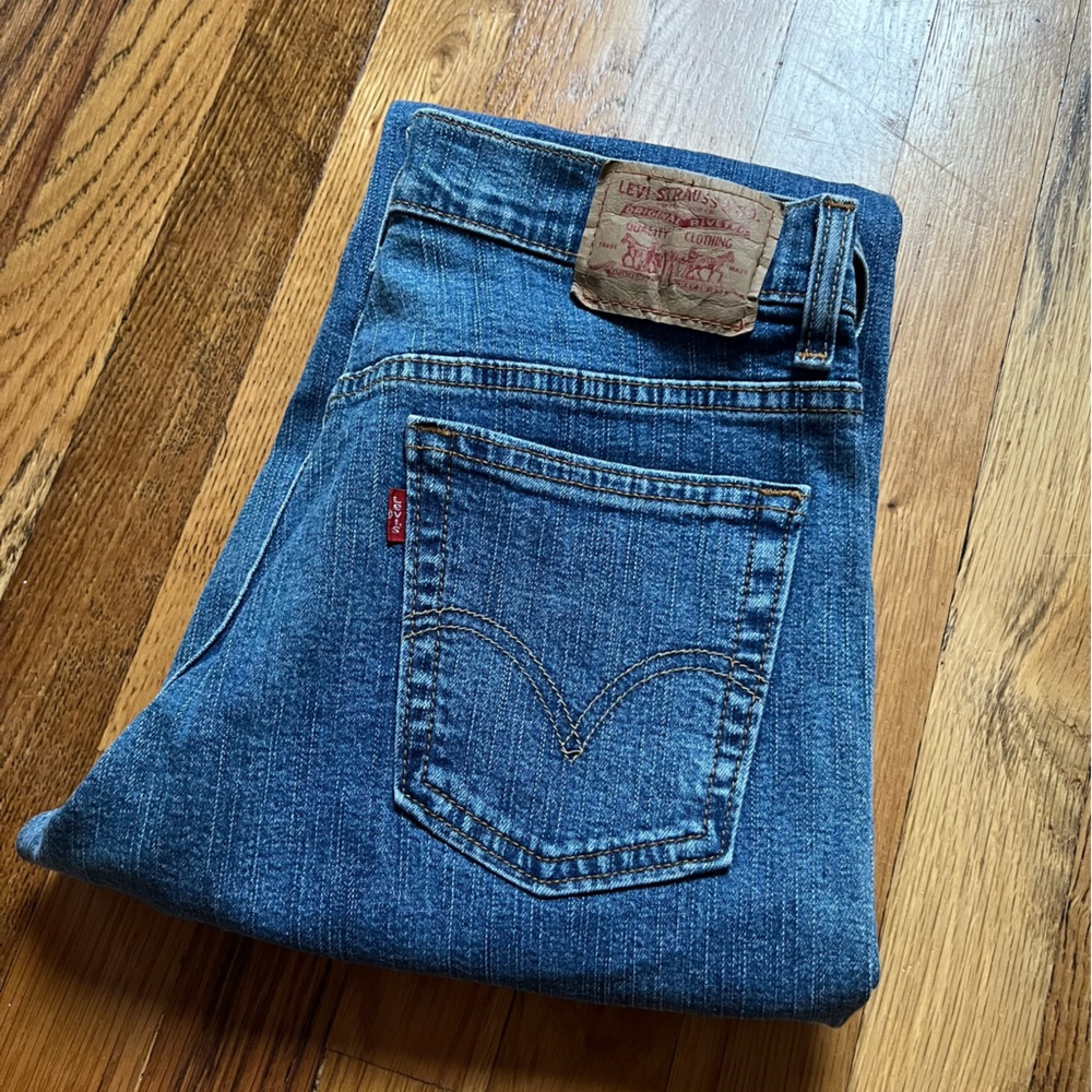 Levi capri pants